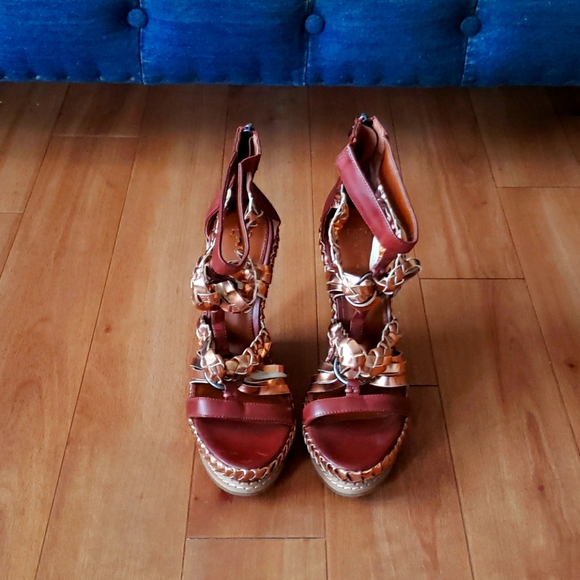 Boutique 9 Wedge Rose Gold Sandals - Picture 2 of 7